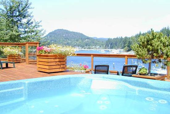 giant outdoor jacuzzi located right above the water